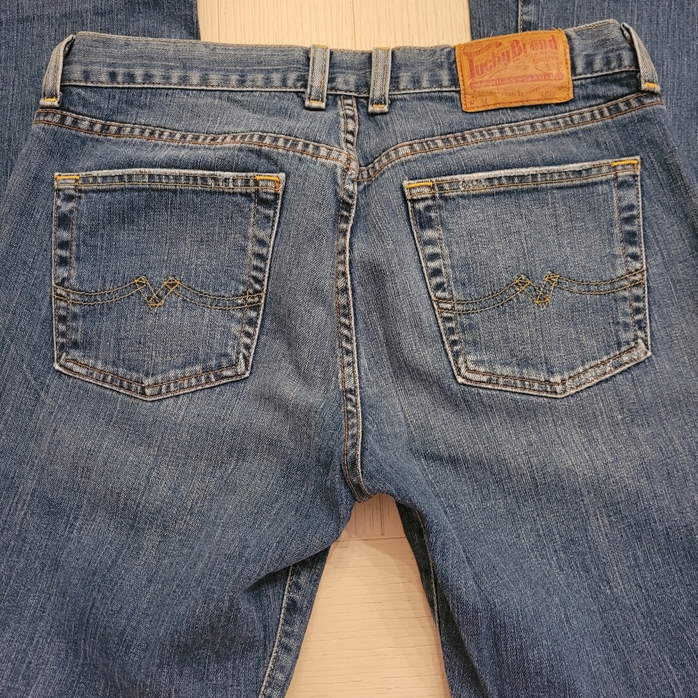 EUC Lucky Brand Sweet N Low Bootcut Jeans Size 8